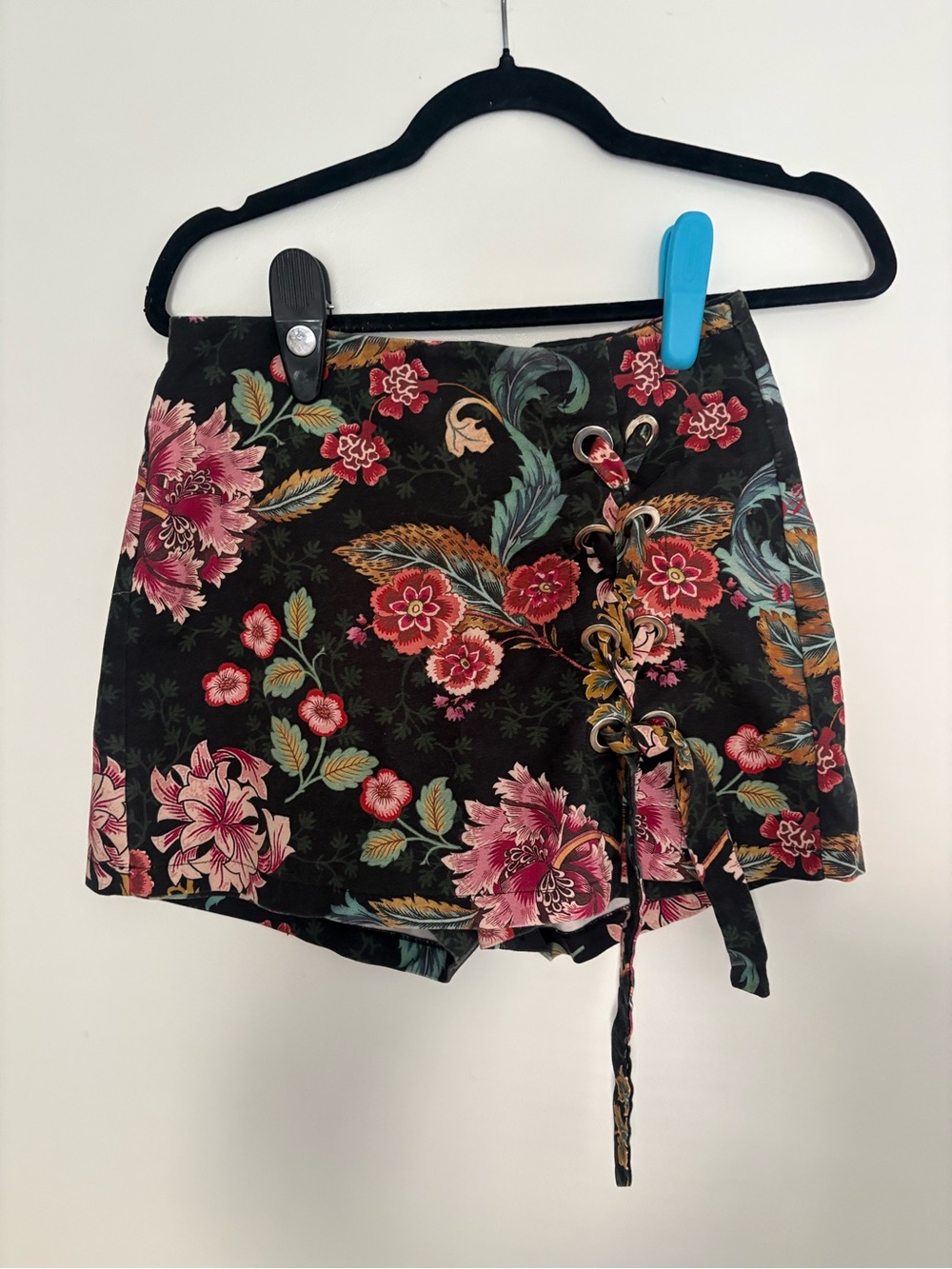 Black Floral Lace-Up Minimalist Skort Skirt